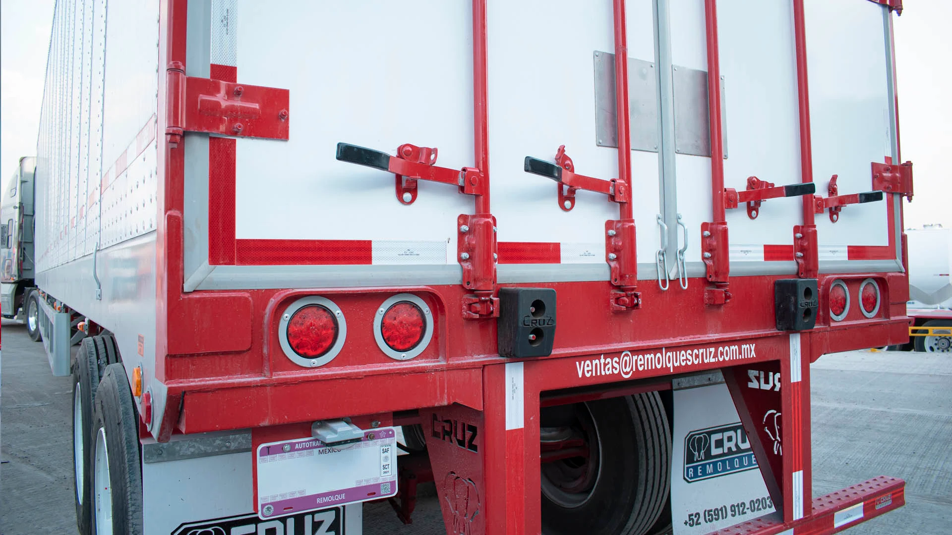 Caja Seca 53 ft 2 ejes – imagen 3